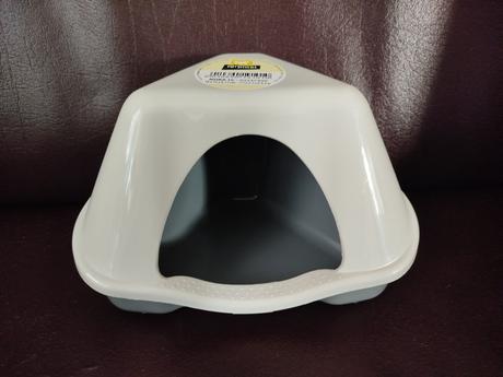 Krytá rohová toaleta pre malé škrečky - nová,