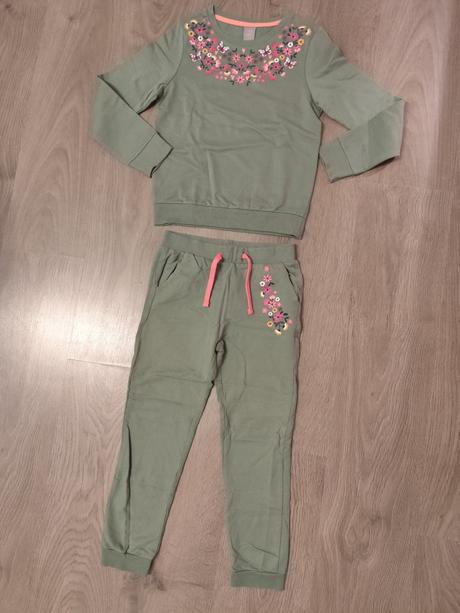 Tepláková súprava, 134