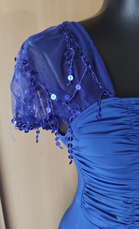 Prekrásne dlhé spoločenské s, s