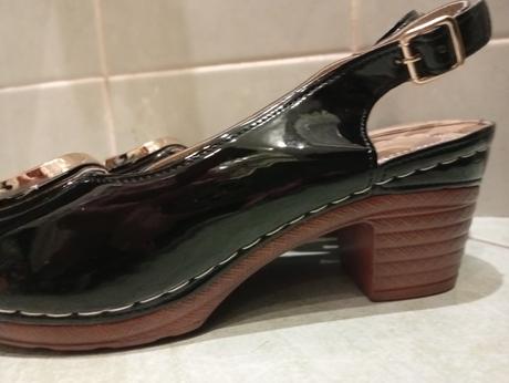 Akcia- lakované sandále č.41, 40 / 41