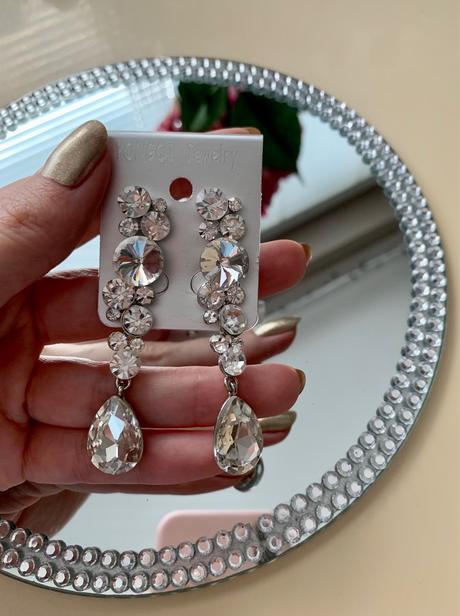 Nové dlhé náušnice, 