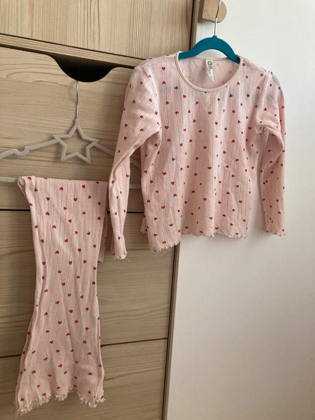 Pyzamova súprava lindex so srdieckami, lindex,110