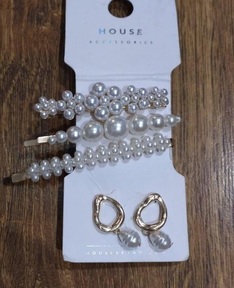 Sada bižutérie, house