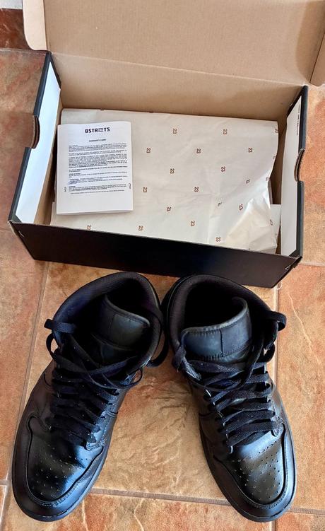 Nike air jordan 1 mid triple black veľ. 42, air jordan,42