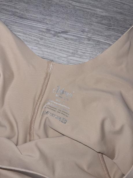 Sťahovacie prádlo, l