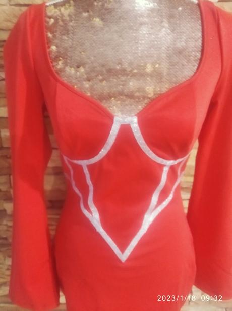 Nádherné červené saty, m