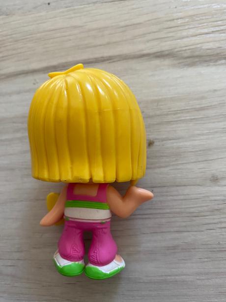 Krásna skladacia ponypon bábika,