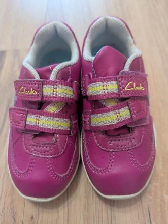 Blikajúce kožené tenisky, clarks,21