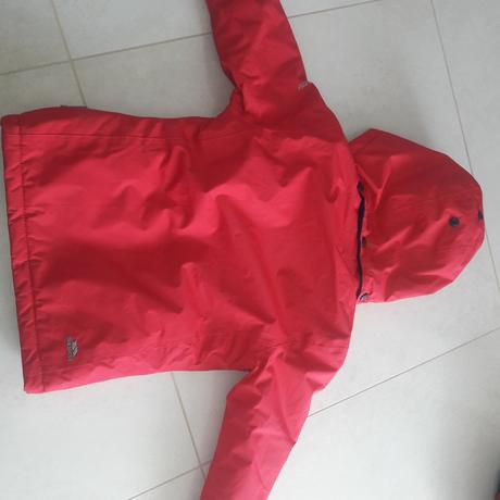 Predam lyziarsku vetrovku trespas pre dievca, 104