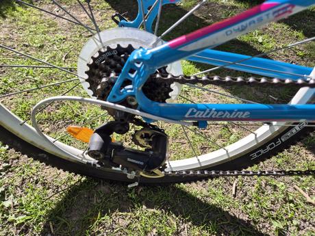 Rock machine catherine, 24