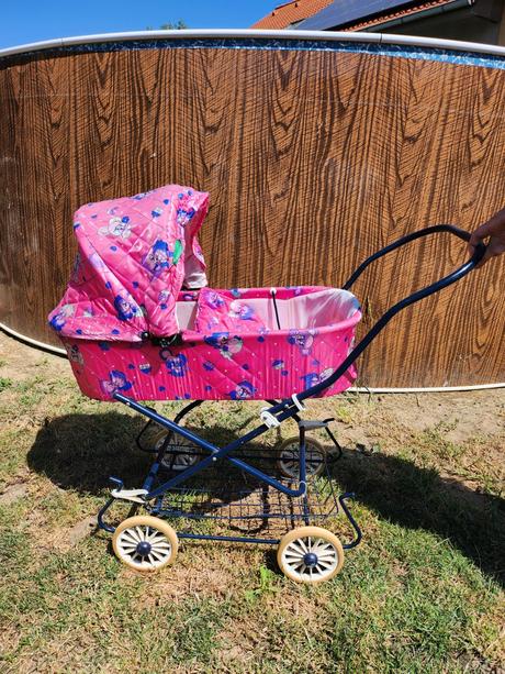 Kočík pre bábiky na hranie, 