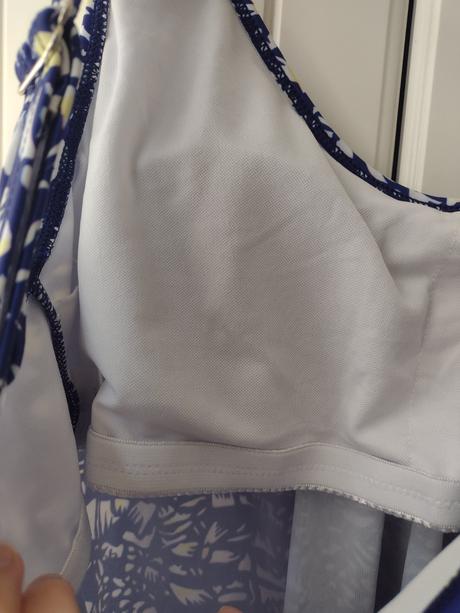 Tehotenské plavky, l