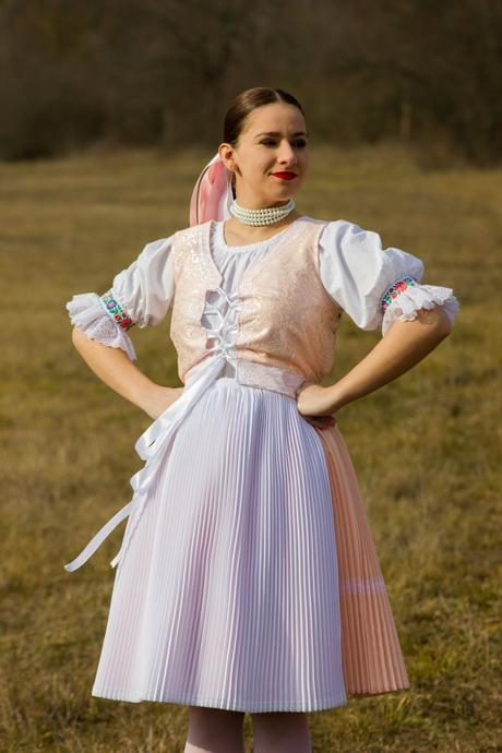 Ľudový kroj,