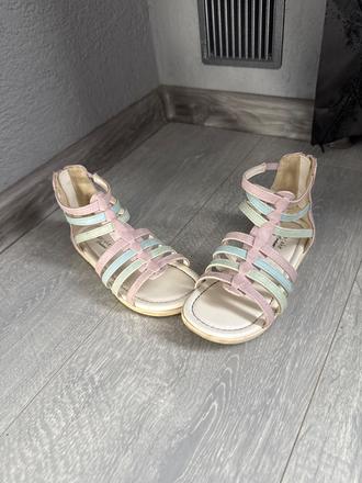 Sandale, cupcake,28