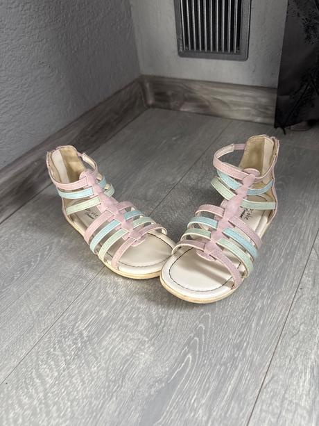 Sandale, cupcake,28