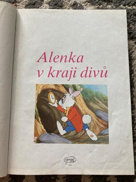 Walt disney alenka v kraji divů. autíčko modrásek, 
