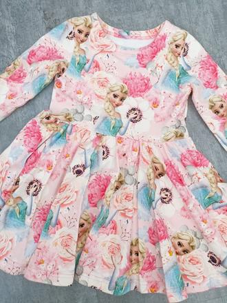 Frozen točiace šaty, 104