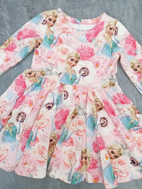 Frozen točiace šaty, 104