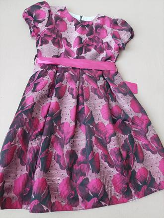 Krásne šaty farba roka, 152