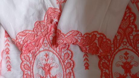 Vysivana bluzka so zapinanim na gombíky, m