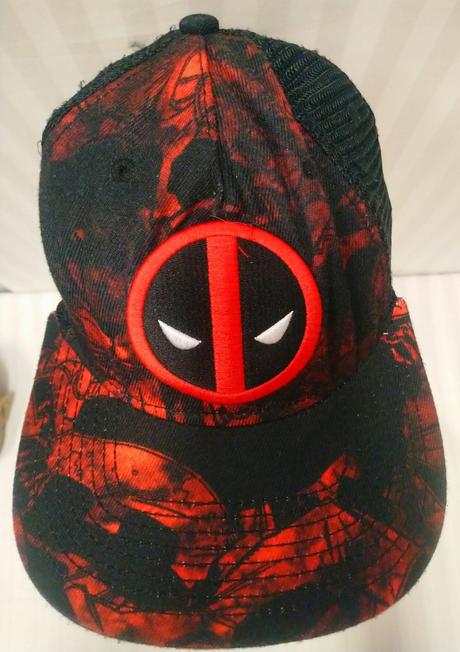 Deadpool červeno čierna šiltovka č. 613, marvel, marvel