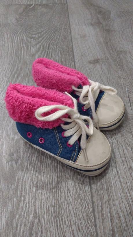 Riflové capacky, 18