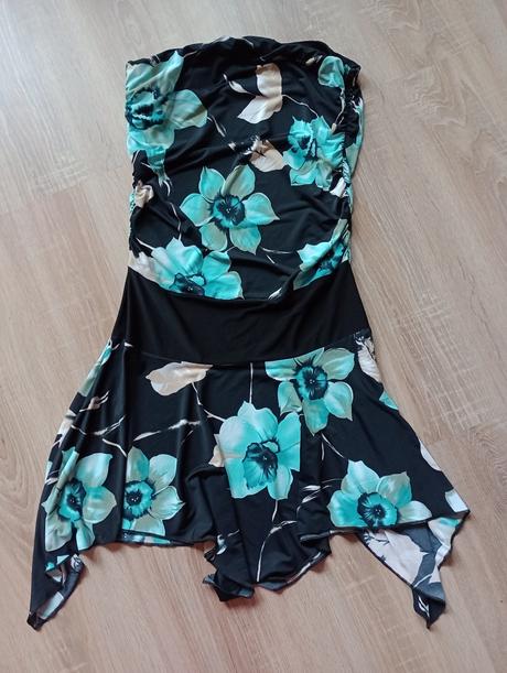 Šaty aj na plavky, s