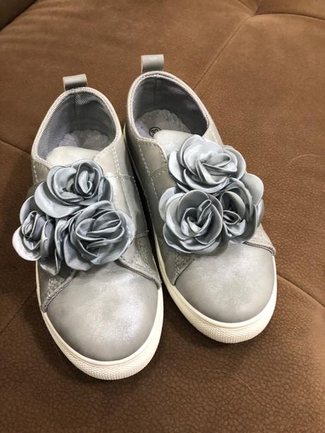 Topanky aj k sukničke, 32