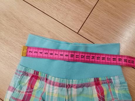 Kraťasky, topomini,62