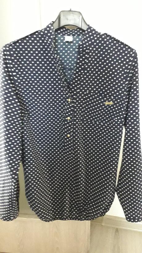 Tmavomodrá blúzka, m