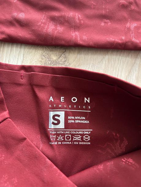 Krásny komplet českej značky aeon, pc 100 eur, s