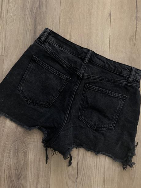 Kratasky, reserved,38