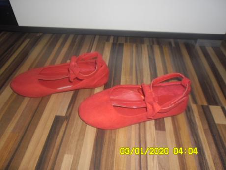 Sandálky, sinsay,28