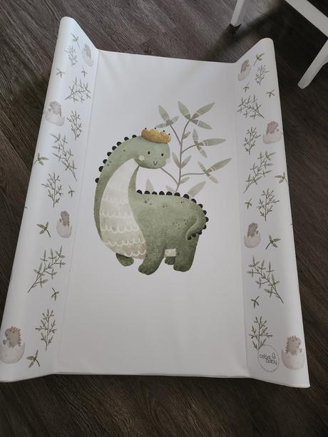 Prebaľovací pult + kúpacie lehatko,