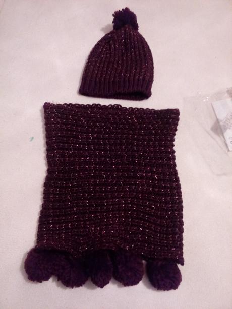 Čiapka a nakrcnik, avon