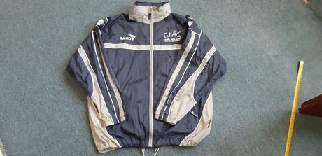 Tenká vetrovka, 152