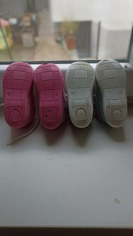 Papučky na šnúrky 2x veľ.25, 25