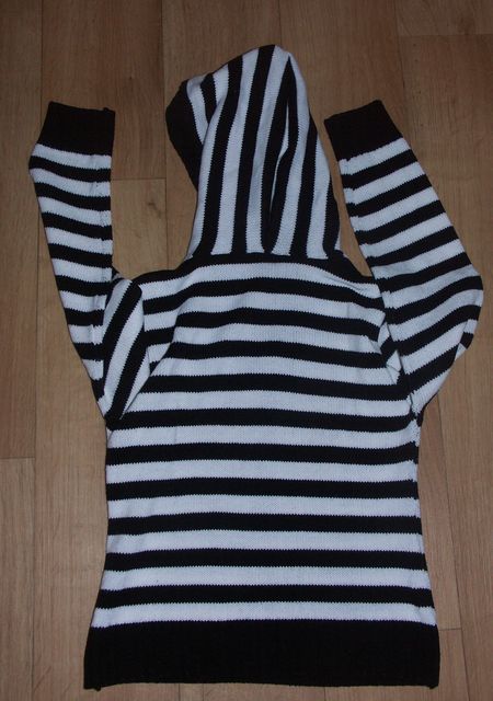 Svetrik s kapucnou vel 36/38 alebo s/m, m