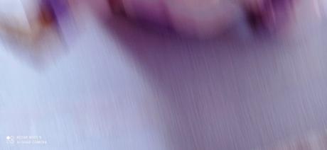 Bábo vydáva zvuky,