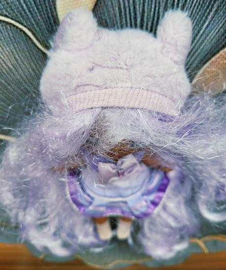 Bábika na na na surprise lavender kitty, 