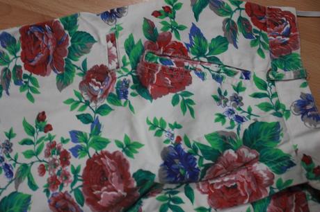 Kvetovana fiflova sukna, l