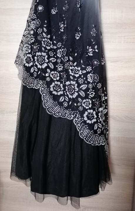 Spoločenské šaty, m