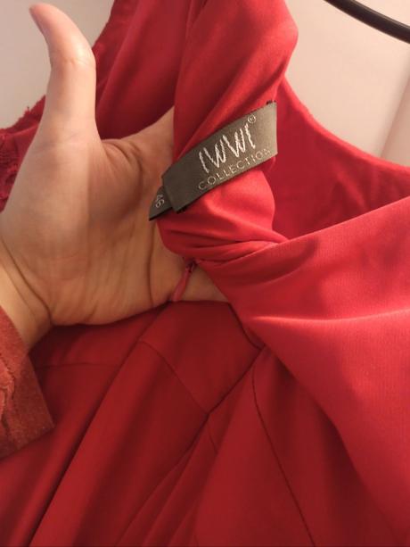 Dámske spoločenské šaty, 46