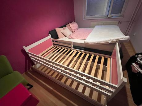 Darujem za odvoz krásnu dievčenskú posteľ, 