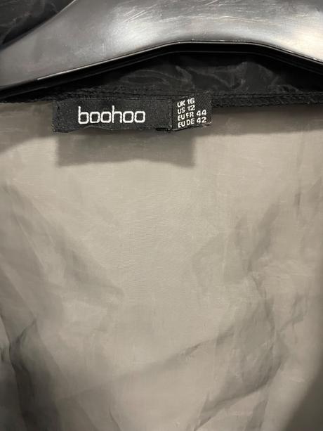 Priesvitná blúzka, 44