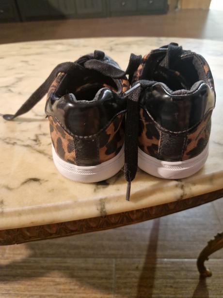 Botasky, graceland,38