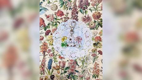 Kľúčenka s príveskom zo živice, 