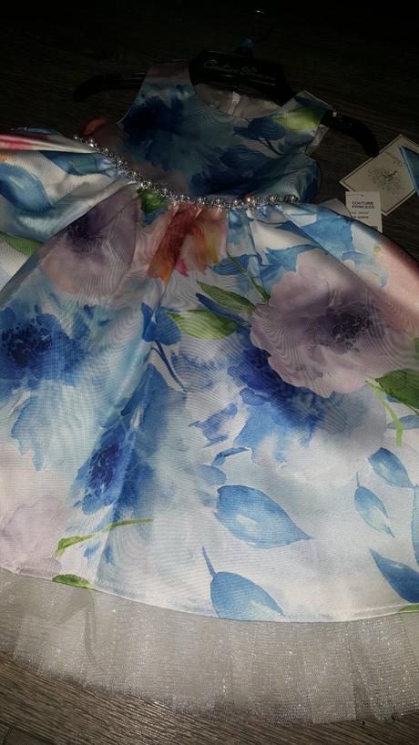 Slavnostne saty, 110