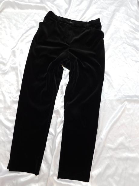 Luxusne kvalitne damske zamatove nohavice, 40