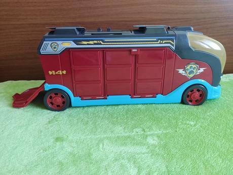 Paw patrol záchranný autobus,